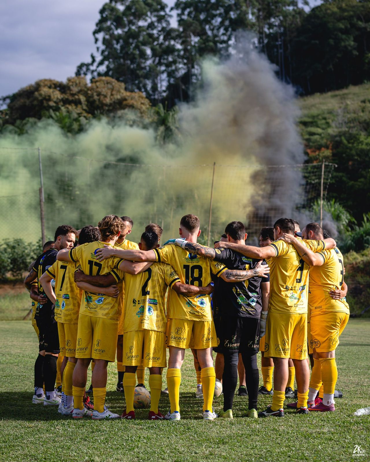 Time do Borussia Jaraguá FC em concentração